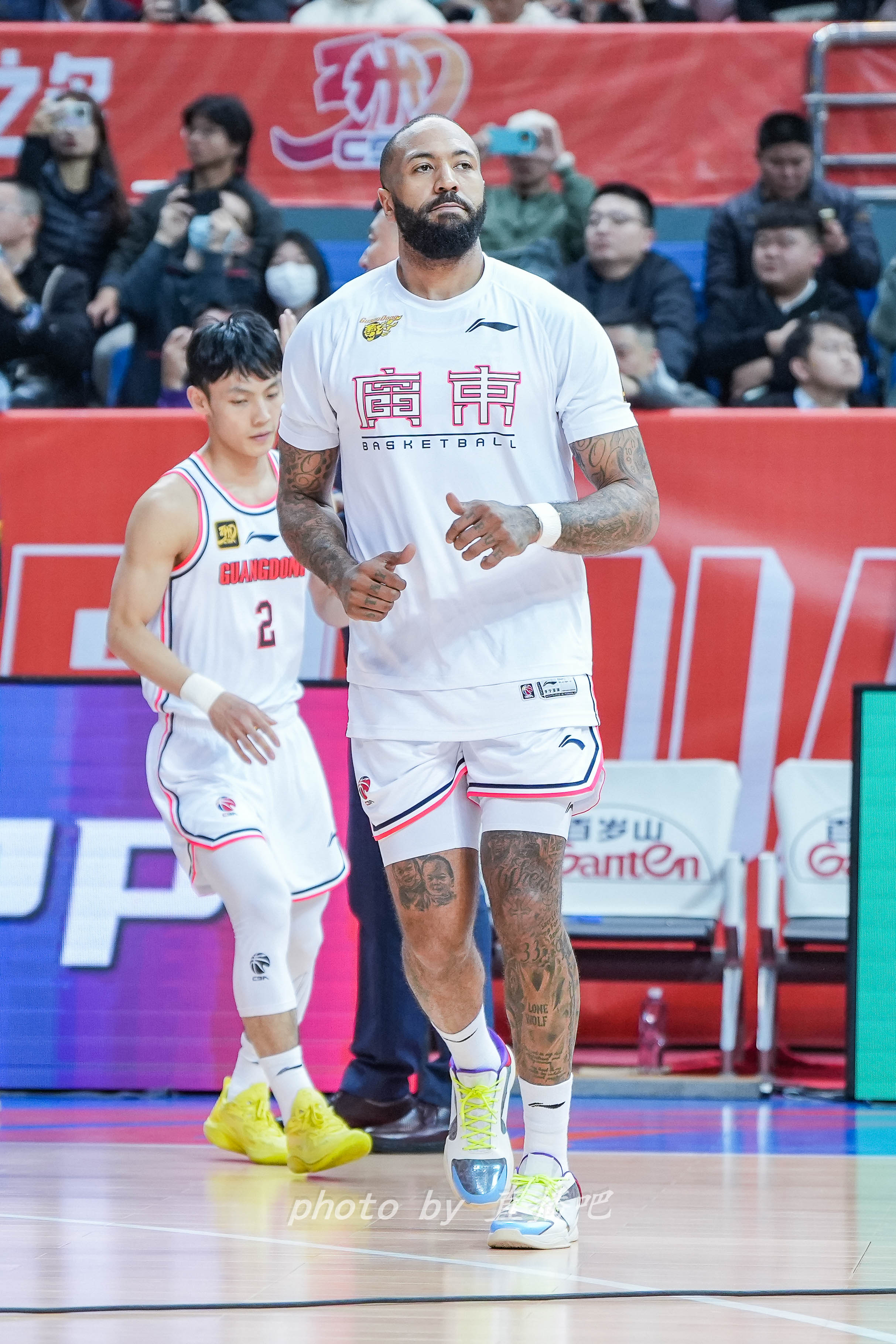  打得不錯！36歲吉倫沃特原本的第三外援卻成廣東男籃的真大腿