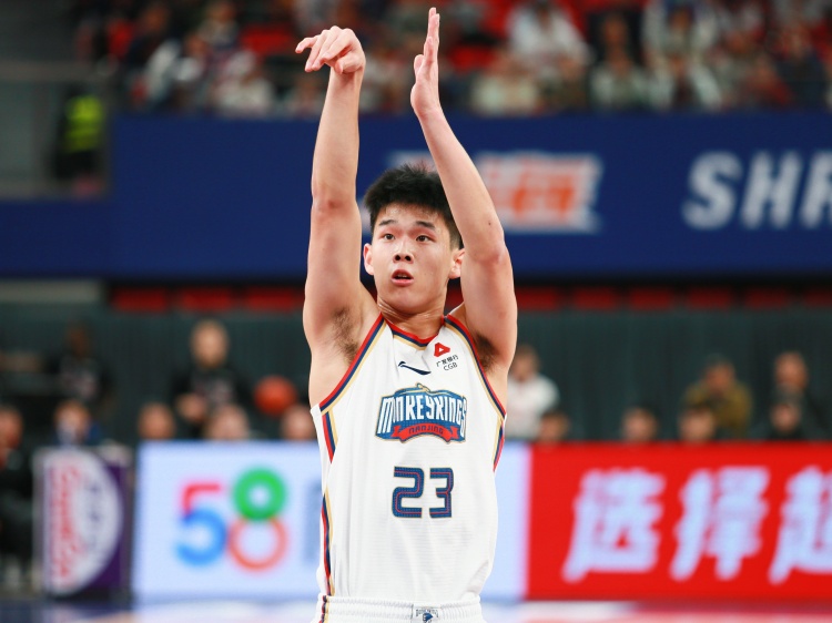  狀態(tài)可以！林葳半場8中5拿到13分1板1助