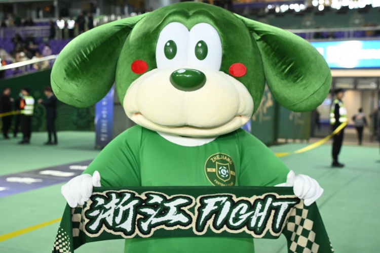  記者：為精簡(jiǎn)人數(shù)和優(yōu)化年齡結(jié)構(gòu)，浙江隊(duì)今年可能不會(huì)報(bào)滿35人