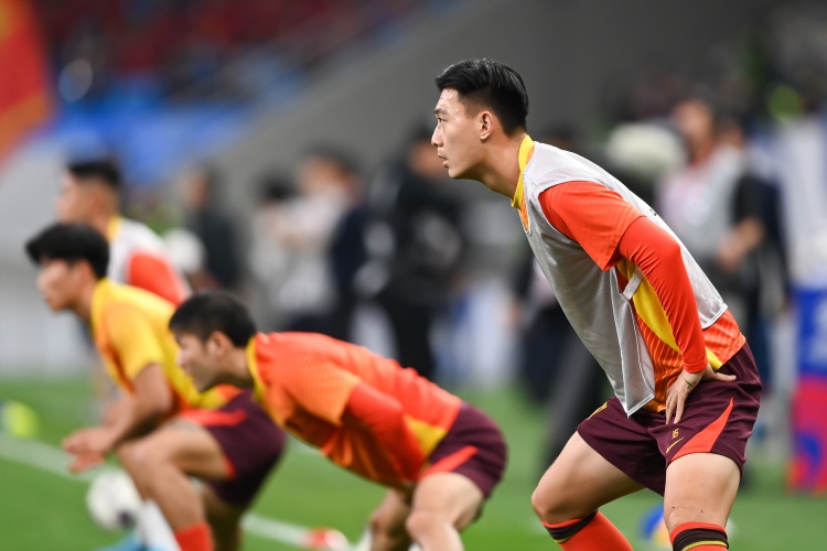  足球報(bào)：張玉寧、蔣圣龍均有不同程度傷病，伊萬未讓在熱身賽出場(chǎng)