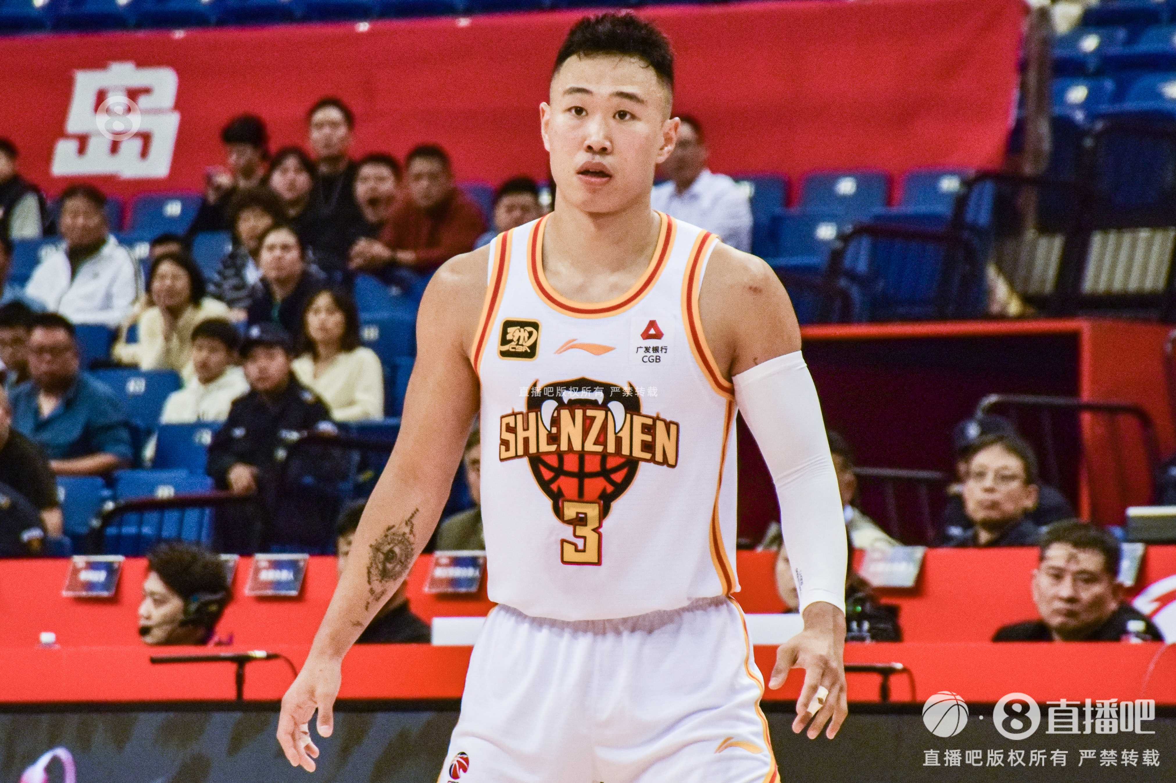  攻防俱佳！賀希寧17中8&三分7中3拿到19分 貢獻4次搶斷