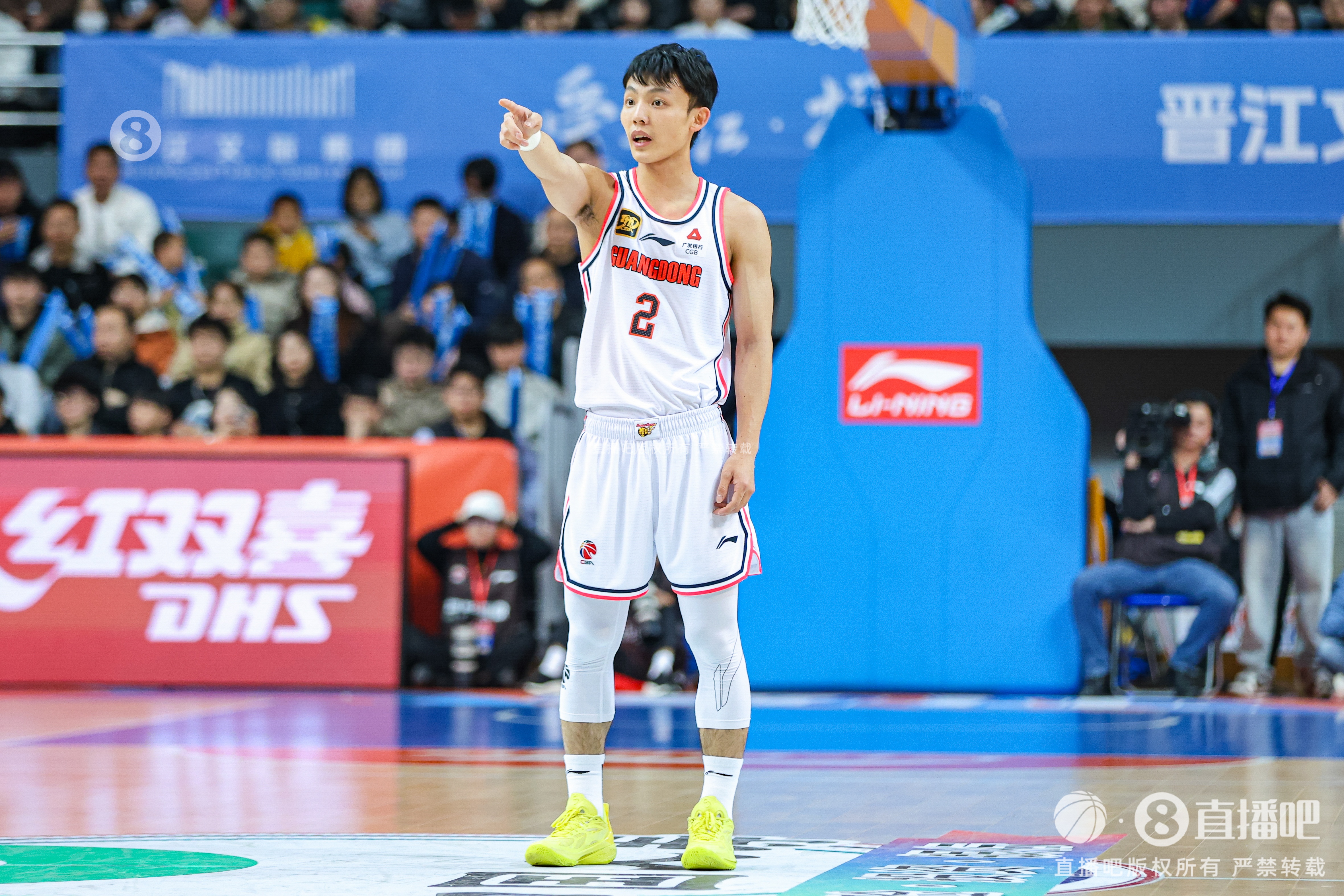  手熱！徐杰打滿首節(jié)5中4拿到10分2助 正負值+17