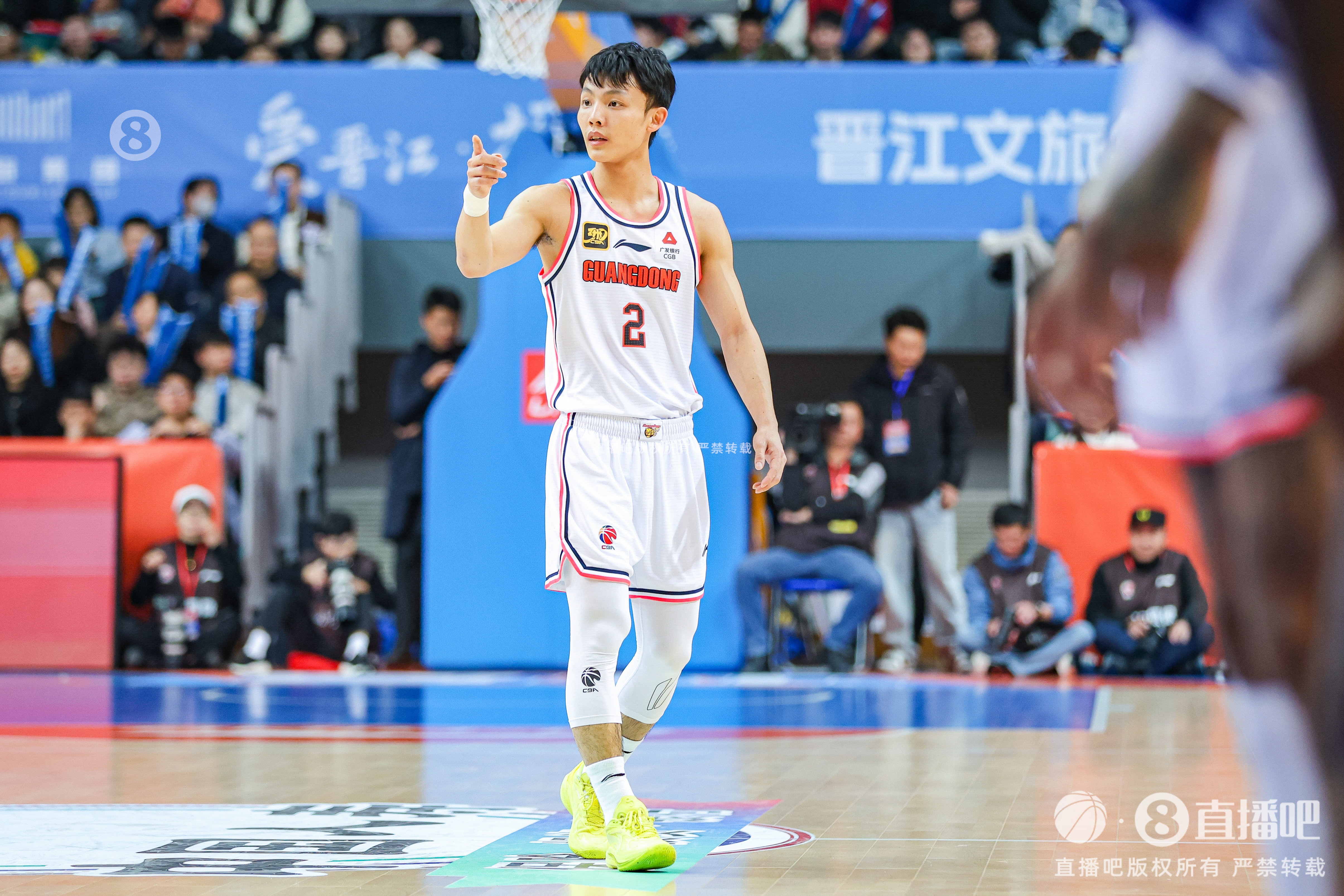  徐杰：身高不是打籃球的唯一標(biāo)準(zhǔn) 努力、勤奮、自律也是天賦