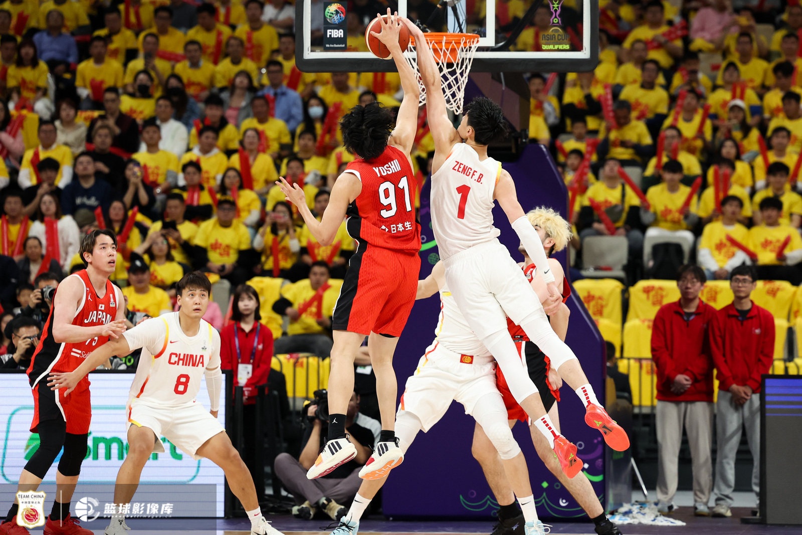  中國男籃內(nèi)外開花 曾凡博攻防一體在線 中國大勝日本42分！
